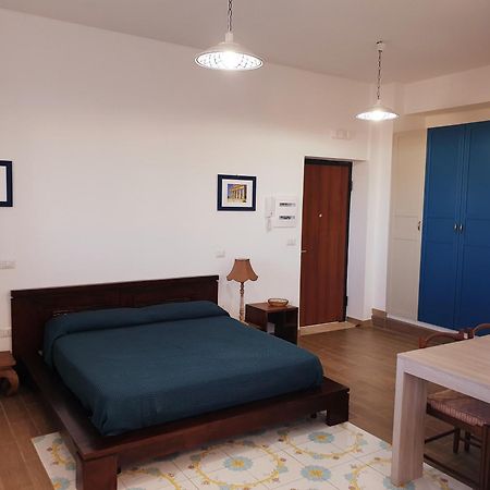 Fronte Mare A Venetico Apartment Room photo