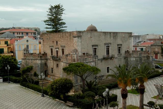Fronte Mare A Venetico Apartment Exterior photo